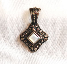 Vintage Sterling Silver and mother of pearl pendant