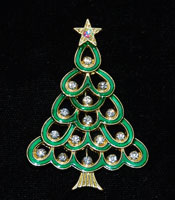 Vintage enamel and rhinestone Christmas Tree Pin