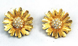 Vintage daisy rhinestone earrings