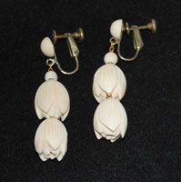 Vintage Ivory Pikake Screwback Earrings 