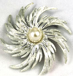 Vintage Sarah Coventry Brooch