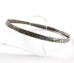 Vintage sterling silver embossed bangle leaves