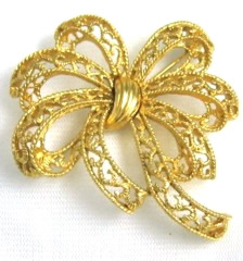 Vintage Trifari Bow Pin