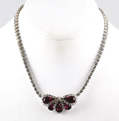 Vintage Weiss Rhinestone necklace